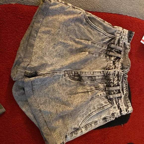 - Elan JESSE GREY WASH SHORTS size S​​ - Picture 4 of 5